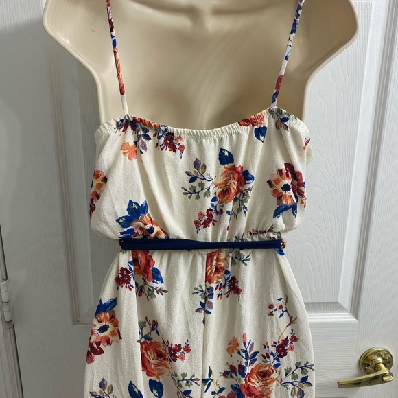 Multicolored jumpsuit Size Medium - Picture 4 of 5